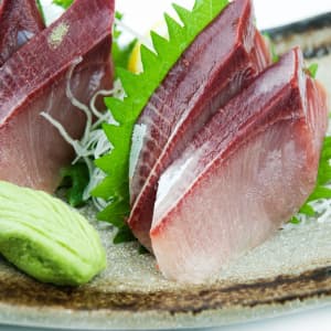 Hamachi Sashimi (5 pcs)